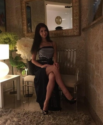 Сочные эмоции и незабываемое время в Москве ждут нас обоих!
У меня есть все, чтобы сделать наше свидание по-настоящему особенным. Мои нежные руки и чувственные губы разбудят все твои скрытые желания. Не удивляйся, если я буду нежиться в твоих объятиях — все, что я делаю, я делаю с пылом.
У меня есть прекрасное место для интимных встреч – уютные апартаменты в самом центре Москвы. Встречи у меня проходят в комфортной обстановке, где тебя ждет атмосфера релакса и настоящей наслаждения.
Узнай больше обо мне, заглянув в мою галерею с фотографиями 😘 Отзывы моих довольных клиентов говорят сами за себя — я знаю, как доставить настоящее удовольствие.
Все, что нужно для нашей встречи, это позвонить и договориться о времени. Готов погрузиться в мир страсти вместе со мной? Жду твоего звонка! 💋 14145, 25 лет